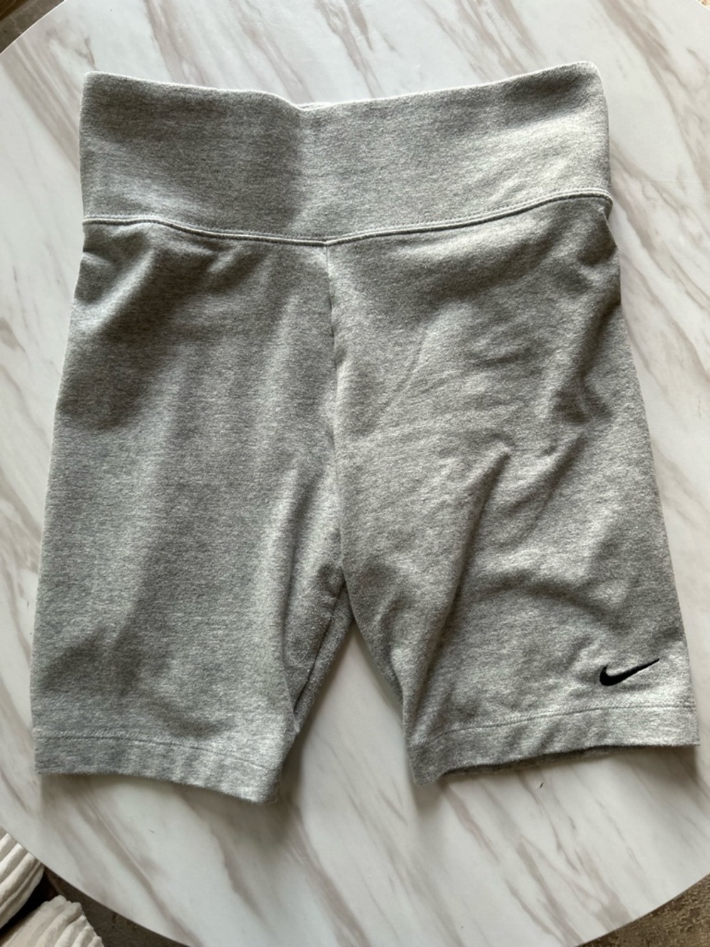 Nike Light Gray High-Waist Bike Bicycle Shorts Compression Sz Medium
